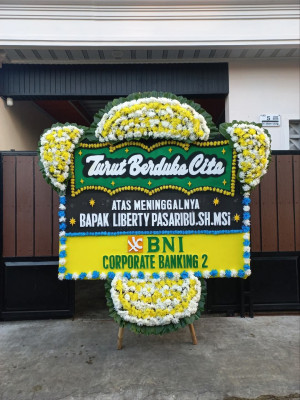 Papan Bunga Duka di Sriwungu